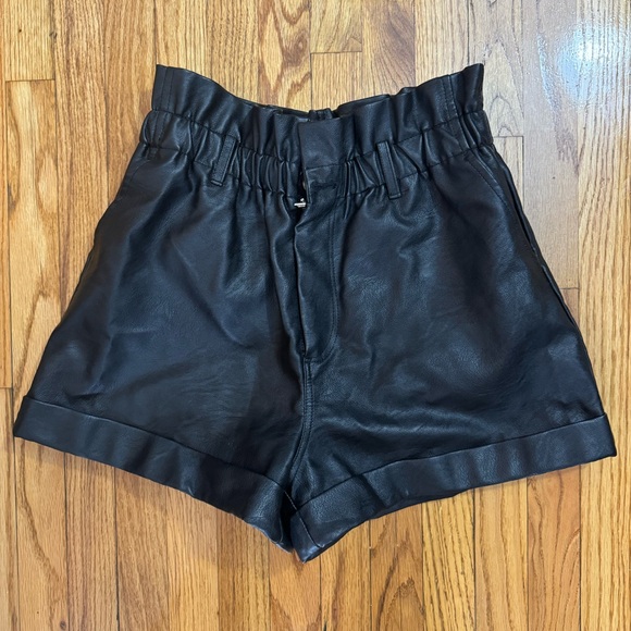 TopShop women's high waisted faux leather shorts SAME DAY SHIP - Picture 1 of 3